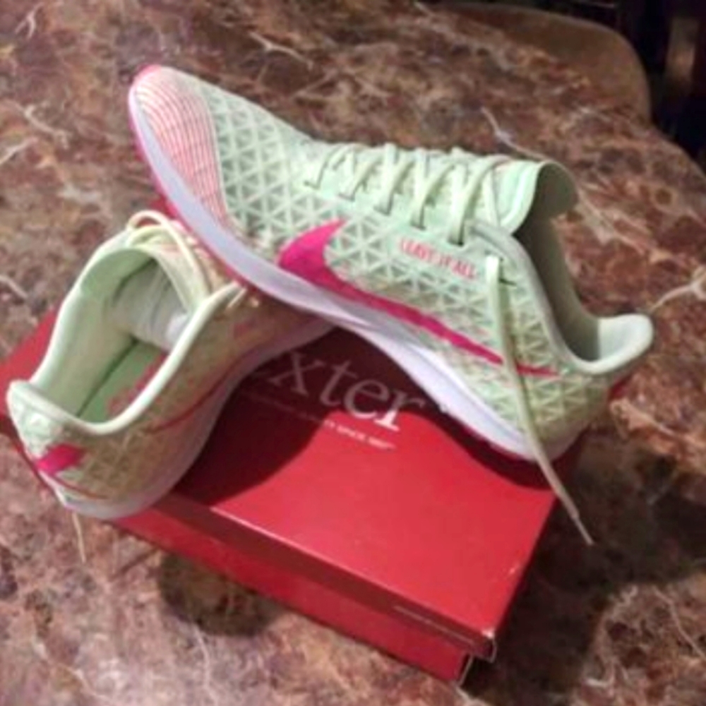 Nike Zoom Rival XC Cross Country Running Shoes Spikes SZ 9.5 Womens Green & Pink